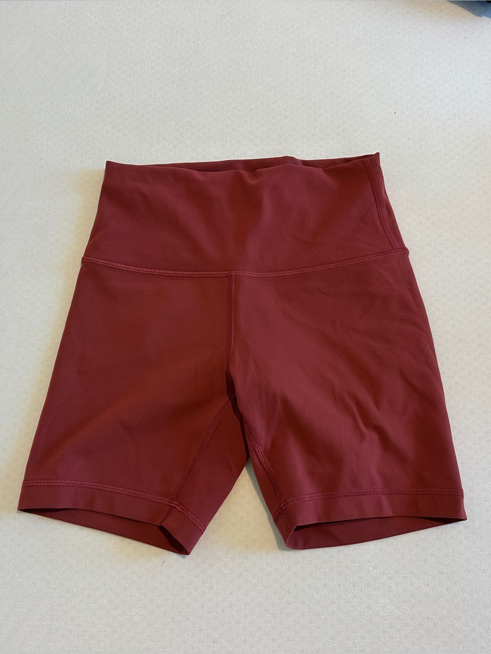 Lululemon Wunder Train High Rise Short 6” size 6
